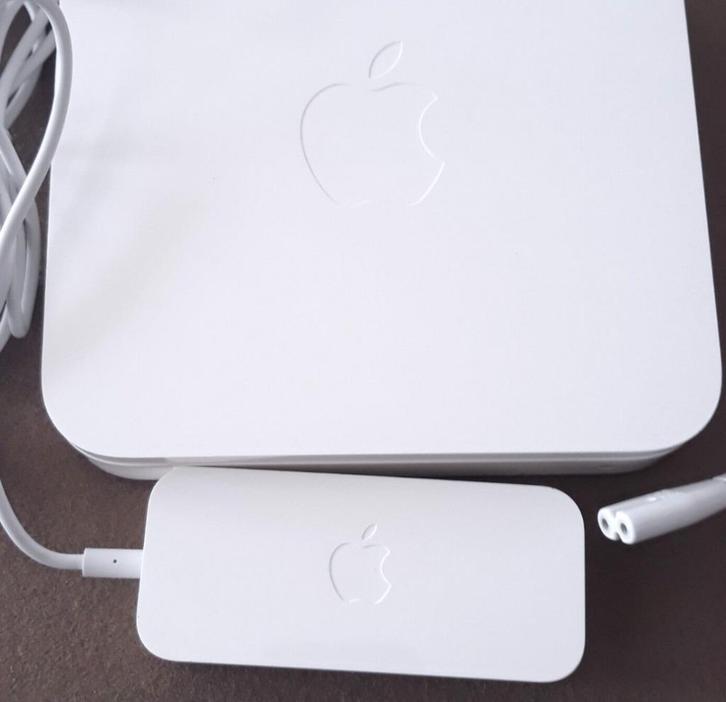 Apple AirPort Extreme Base Station A1354, Computers en Software, Routers en Modems, Gebruikt, Router, Ophalen of Verzenden