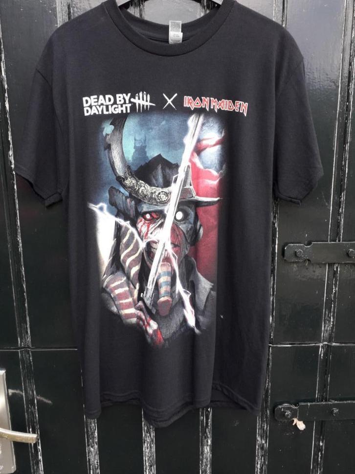 T Shirt Iron Maiden - Dead by Daylight, Kleding | Heren, T-shirts, Nieuw, Overige maten, Zwart, Ophalen of Verzenden