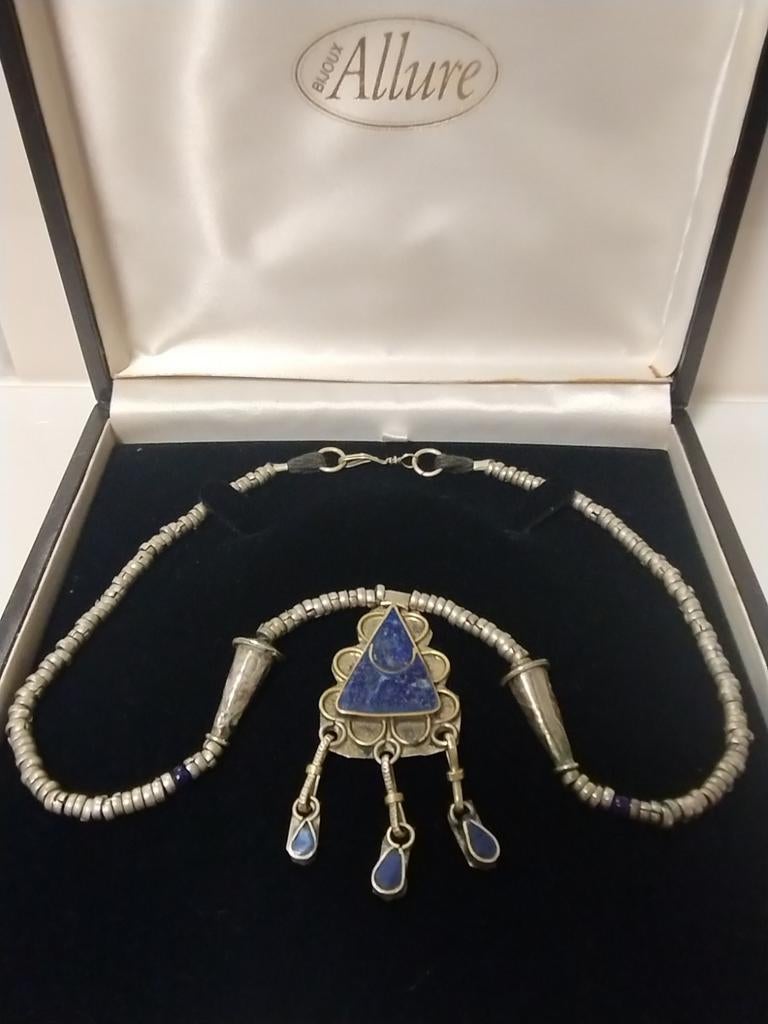 Oud Afghaans zilveren Tribal Art ketting met Lapis Lazuli, Sieraden, Tassen en Uiterlijk, Antieke sieraden, Ophalen of Verzenden