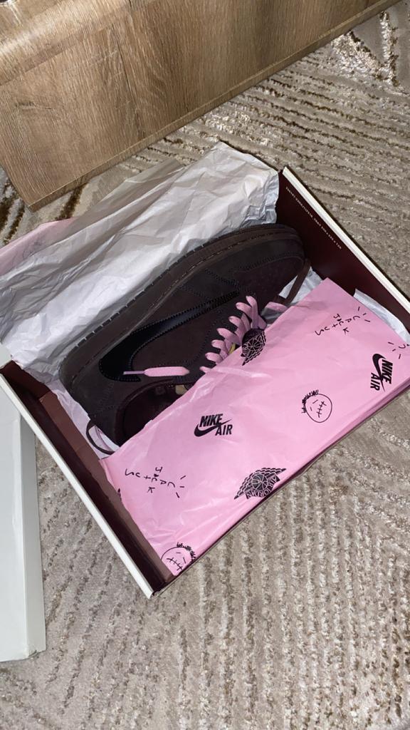 Travis Scott x Air Jordan 1 Low OG 'Velvet Brown' - Maat 42, Kleding | Heren, Schoenen, Ophalen of Verzenden, Zo goed als nieuw