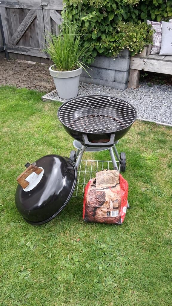 Steenkool barbecue met starter, Tuin en Terras, Houtskoolbarbecues, Gebruikt, Met accessoires, Ophalen