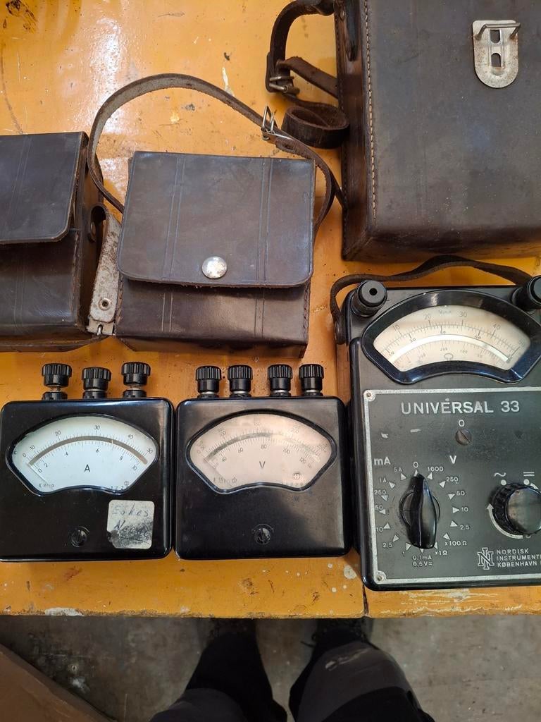 Antieke Ampère, Volt & Weerstand Meetset in Tassen, Antiek en Kunst, Antiek | Gereedschap en Instrumenten, Ophalen