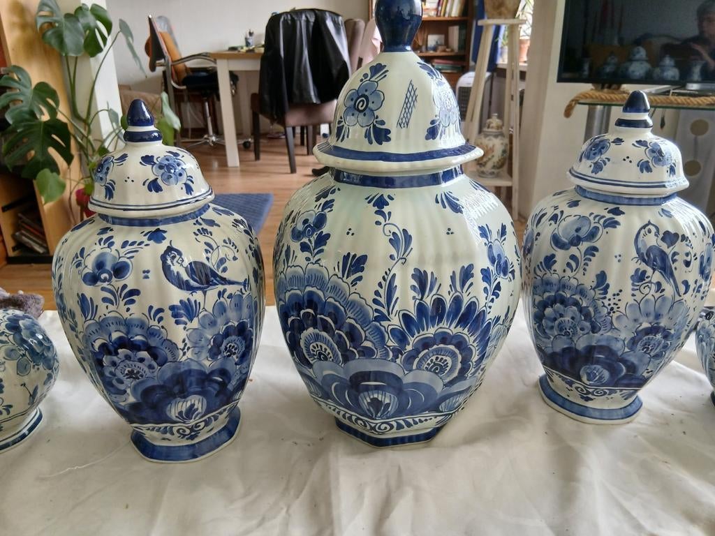 Prachtig Delfts Blauw Kaststel - Handgeschilderd, Ophalen