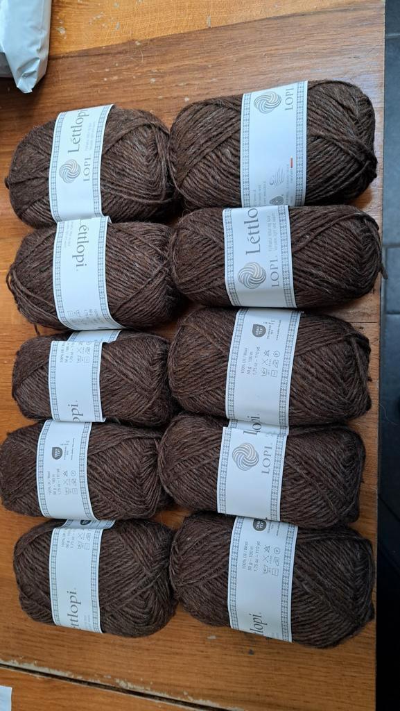10 bollen Lopi wol, bruin, 100% IJslandse schapenwol, Hobby en Vrije tijd, Breien en Haken, Ophalen of Verzenden