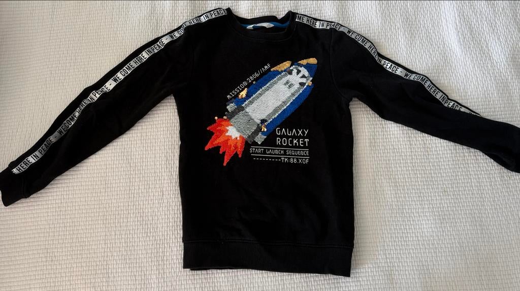 Zwarte trui met raket en pailletten, Ophalen of Verzenden, Gebruikt, Jongen, Trui of Vest