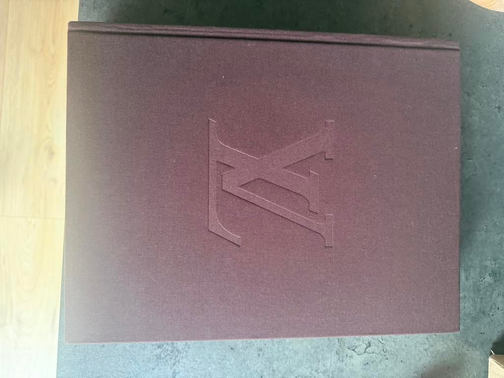 Louis Vuitton tafelboek - the birth of modern luxury, Ophalen of Verzenden, Gelezen