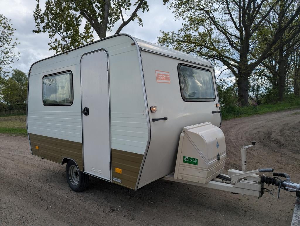 Eriba eribette unieke  lichtgewicht oldtimer in topstaat, Caravans en Kamperen, Kip, Tot en met 2, Hefdak, Treinzit