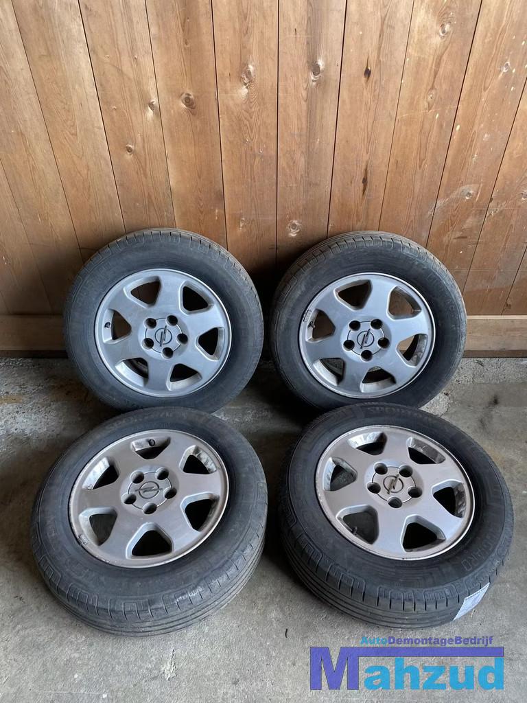 OPEL ASTRA ZAFIRA Velgen met banden 15 inch 5x110, Auto-onderdelen, Gebruikt, Opel Automobile GmbH, Ophalen of Verzenden, Kontakt@opel-infoservice.de