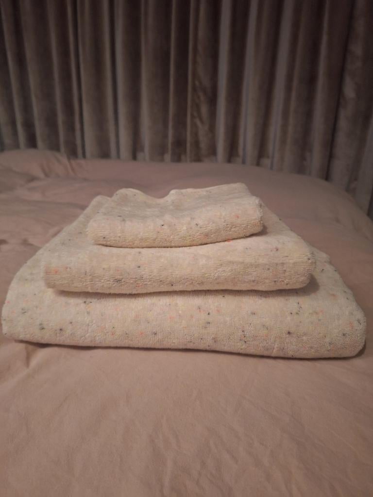 Handdoeken set HEMA nieuw!, Ophalen of Verzenden, Nieuw, Wit, Handdoek