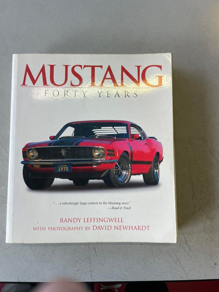 Mustang 40 jaar 1964-2004 350 foto's geschiedenis, Ophalen of Verzenden, Zo goed als nieuw, Overige merken
