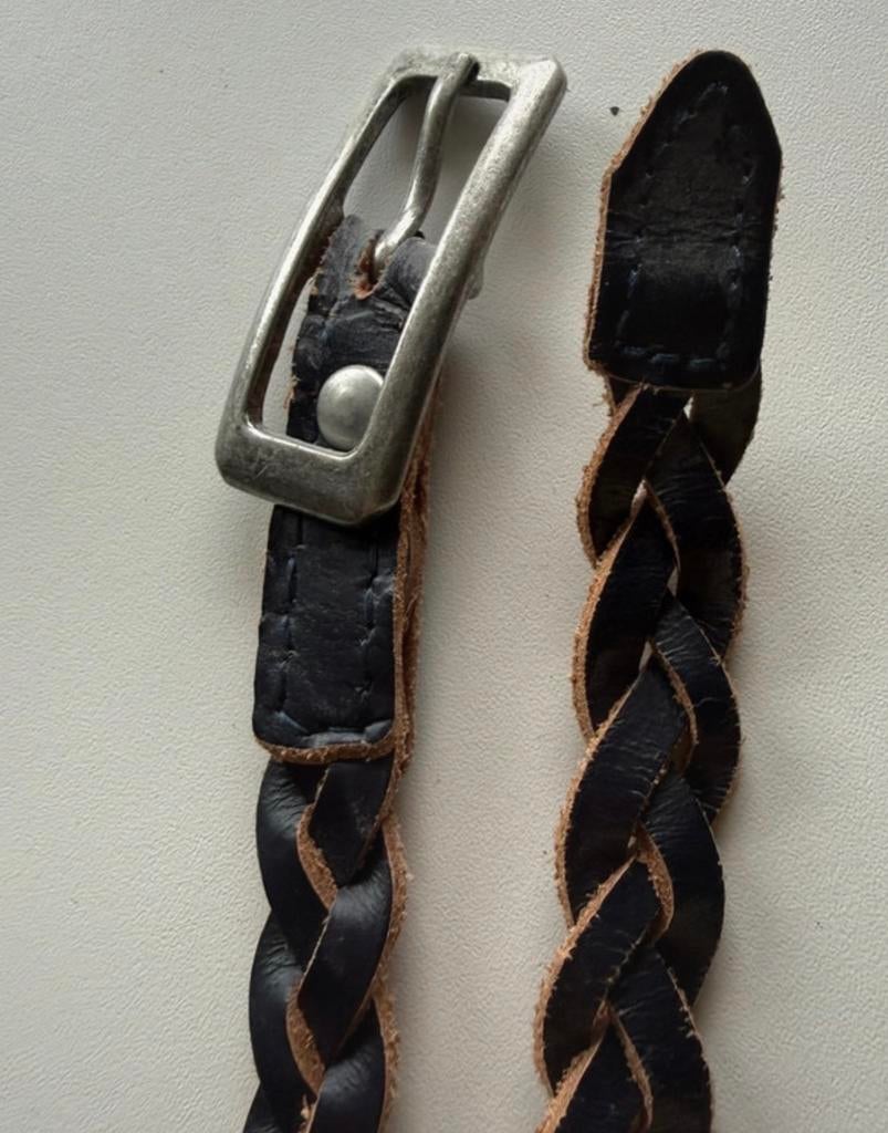 Donkerblauwe gevlochten riem met zilverkleurige gesp, Minder dan 3 cm, Overige kleuren, 100 cm of meer, Echt leder