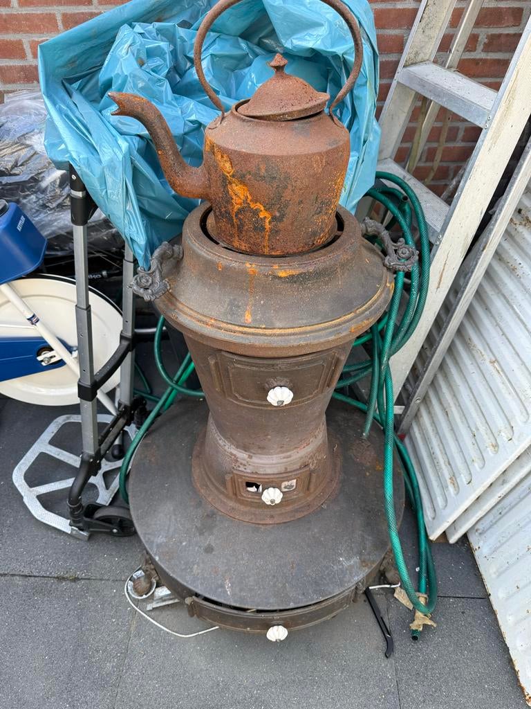 Antieke petroleumkachel met ketel - restauratieproject/decor, Antiek en Kunst, Ophalen