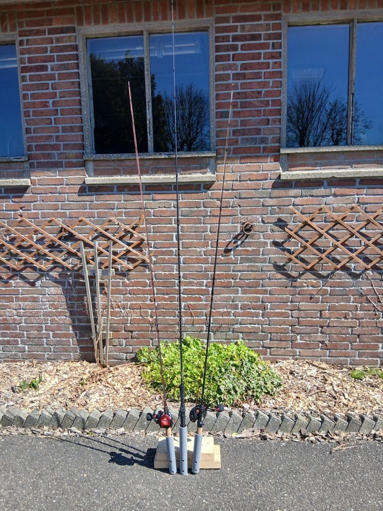3 Nieuwe Hengels met 2 Molens: Ultimate & Vivid Castino, Watersport en Boten, Hengelsport | Algemeen, Ophalen, Nieuw, Complete hengel
