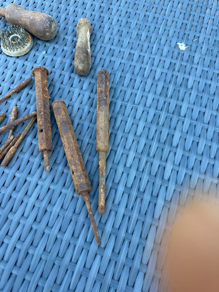 Oud gereedschap, Ophalen