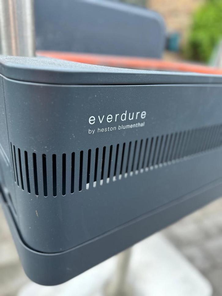 Everdure Grill Rotisserie BBQ - Zo goed als nieuw, Tuin en Terras, Houtskoolbarbecues, Zo goed als nieuw, Met accessoires, Ophalen of Verzenden