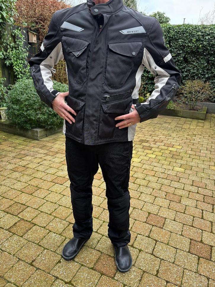 Motorjack met broek, intergraal Helm en handschoenen tekoop, Motoren, Kleding | Motorkleding, Combipak, Heren, Tweedehands, Ophalen