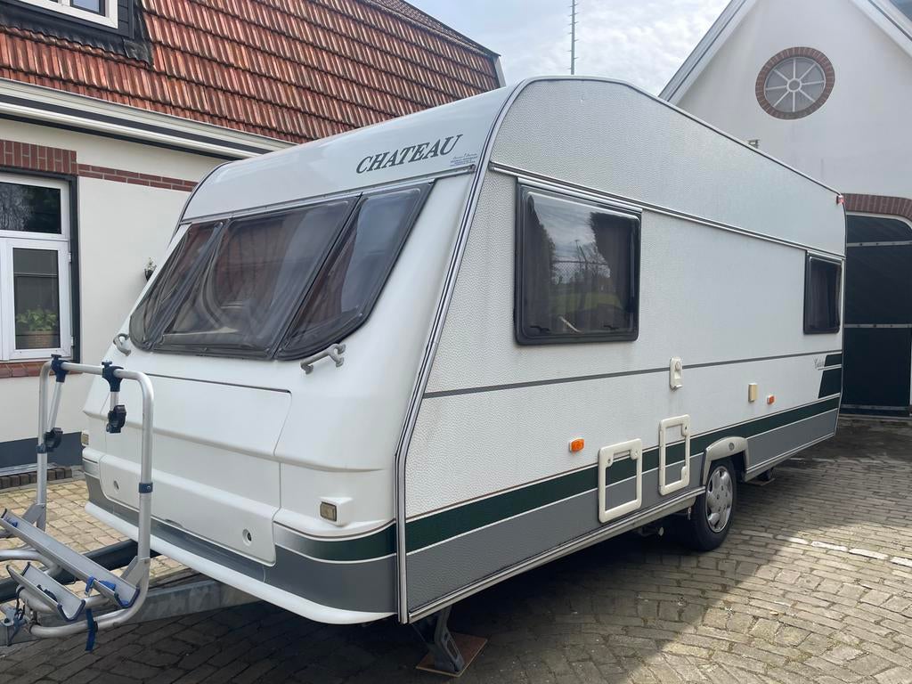Chateau Calista 490 caravan uit 2001 met voortent en luifel!, Chateau, Rondzit, Particulier, Tot en met 4