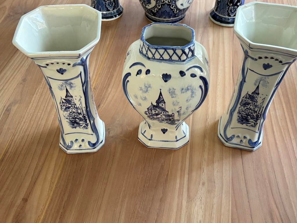 Delfs blauwe vazen, Ophalen