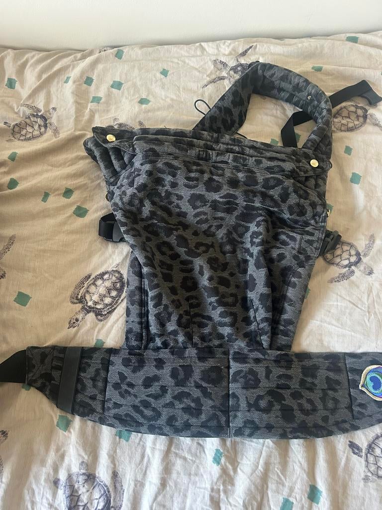 Artipoppe Draagzak - Luipaardprint, Buik of Rug, Zo goed als nieuw, Draagzak, Ophalen