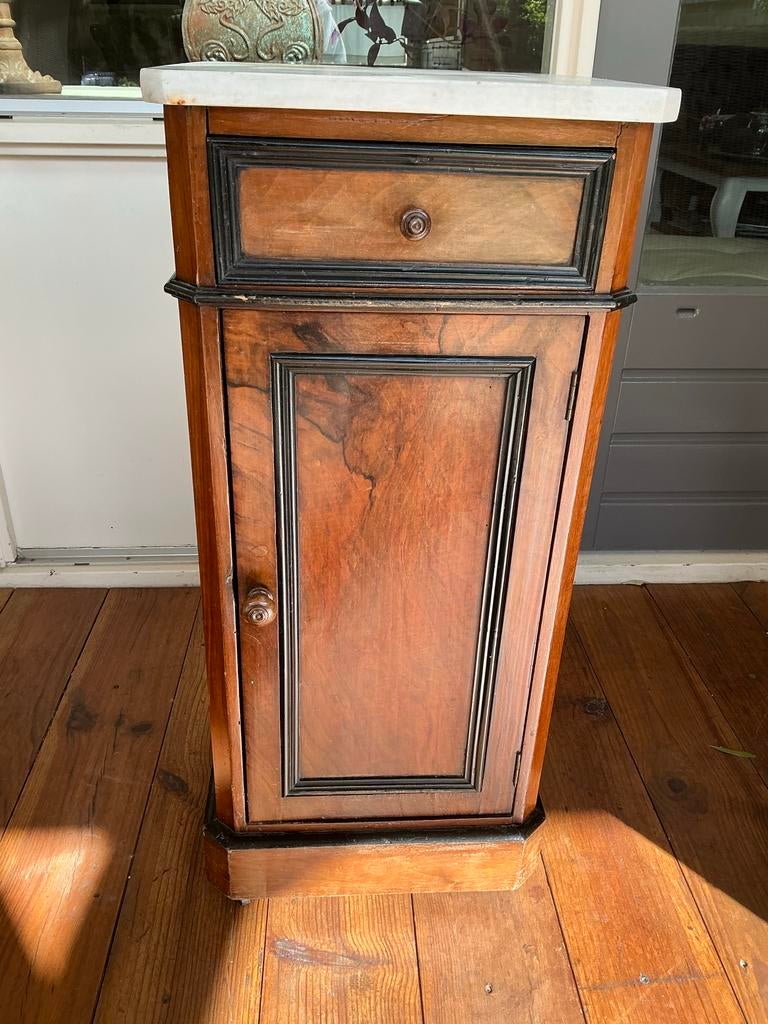 Antiek nachtkastje met marmer blad, Antiek en Kunst, Antiek | Meubels | Kasten, Ophalen