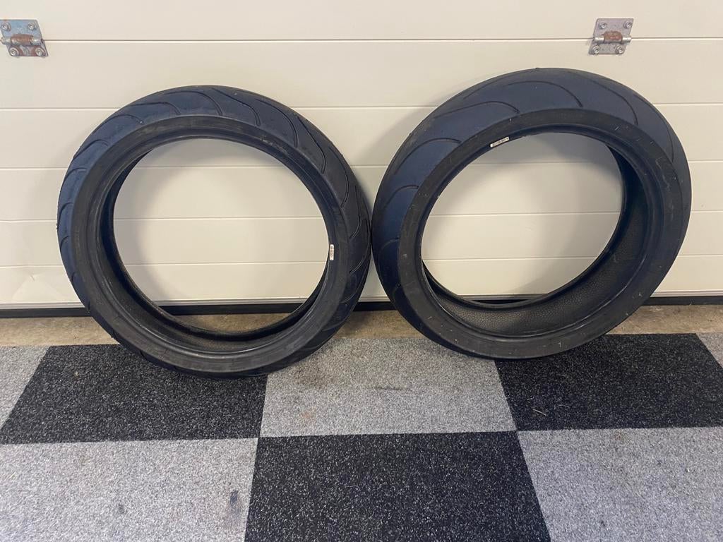 Michelin pilot power 2ct 120 70 17 en 160 60 17, Ophalen of Verzenden, Gebruikt