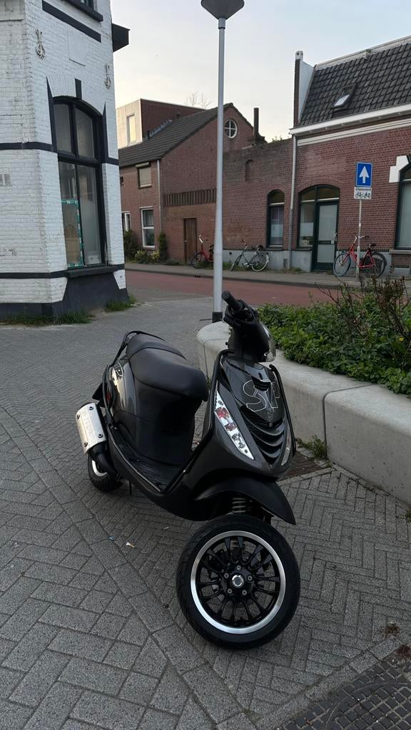 Zip 150cc LC Stage 1, Fietsen en Brommers, Scooters | Piaggio, Ophalen, Zip, Zo goed als nieuw, Benzine