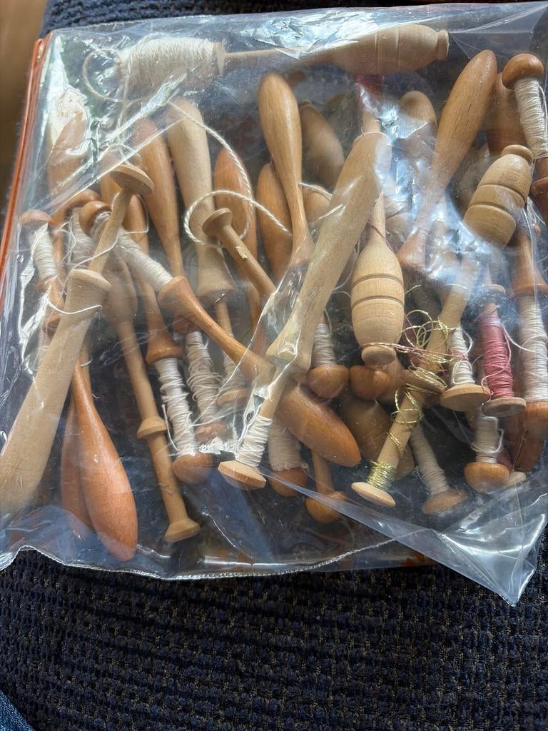 Kantklossen klosjes, Ophalen of Verzenden, Gebruikt, Klos(sen)