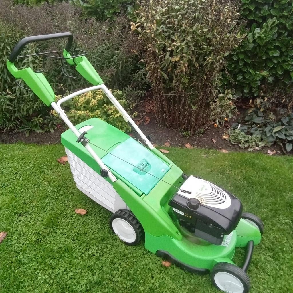 VIKING GRASMAAIER ZELFRIJDEND BENZINE MAAIER, Ophalen, Gebruikt, Opvangbak, Benzine-grasmaaier