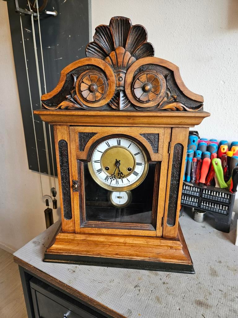 Grote antieke tafel klok gustav bekker, Ophalen of Verzenden