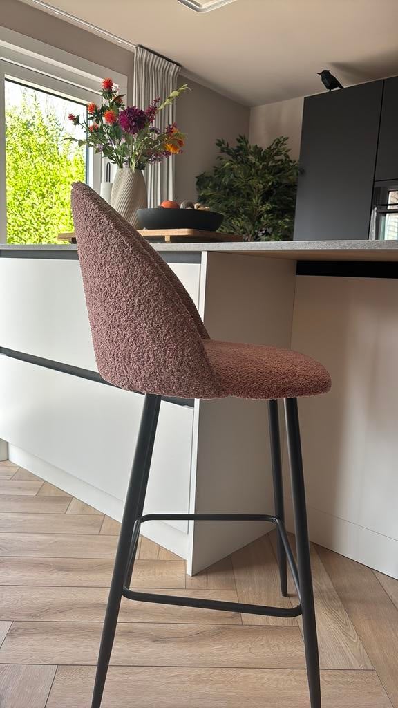 Nieuw in doos , 1 roze barkruk, 1 kruk, Ophalen, Nieuw, 60 tot 90 cm