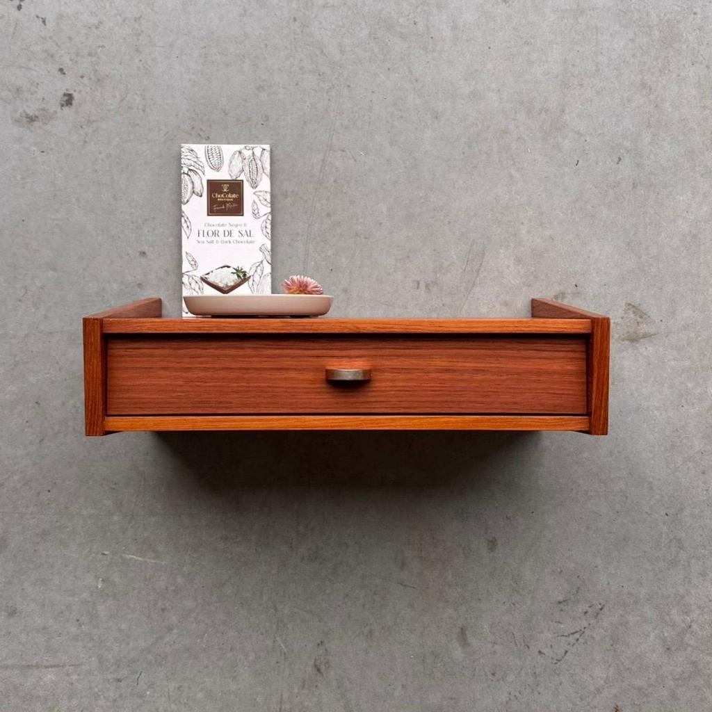 VINTAGE | DEENS | ZWEVEND | WANDKASTJE| TEAK, Ophalen of Verzenden, Gebruikt