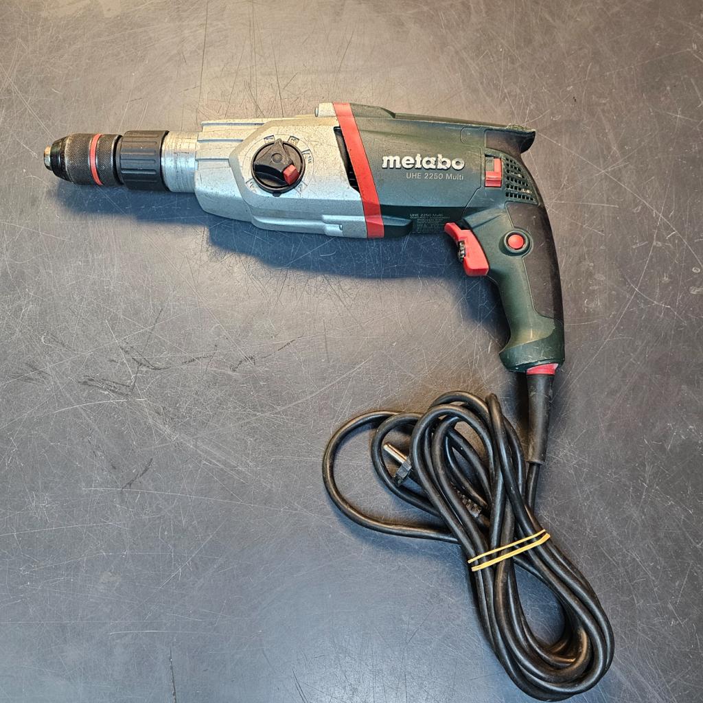 Metabo Combihamer UHE 2250 Multi - In goede staat, Metabo, Zo goed als nieuw, Support@metabo.com, Metabo Corporation, Metabo-Werke GmbH, 
72622 Nürtingen
Germany