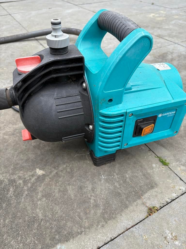 Gardena pomp voor tuin met aanzuigslang, Tuin en Terras, Ophalen of Verzenden, Gebruikt, Elektrisch, Beregeningspomp