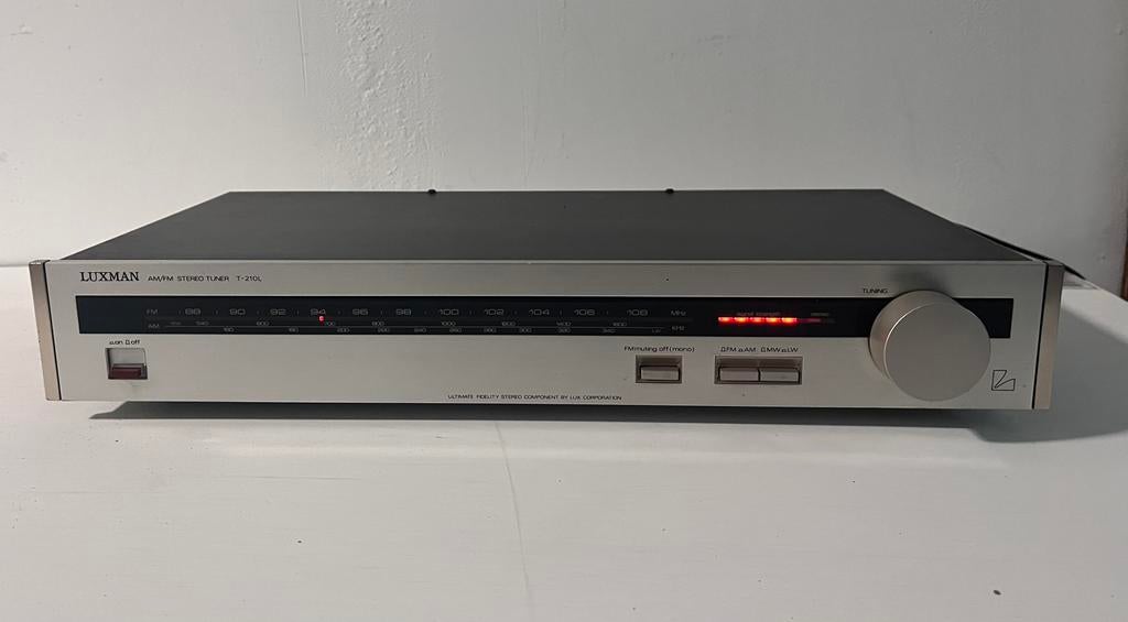 Vintage Luxman T-210L tuner, Audio, Tv en Foto, Tuners, Ophalen of Verzenden, Zo goed als nieuw