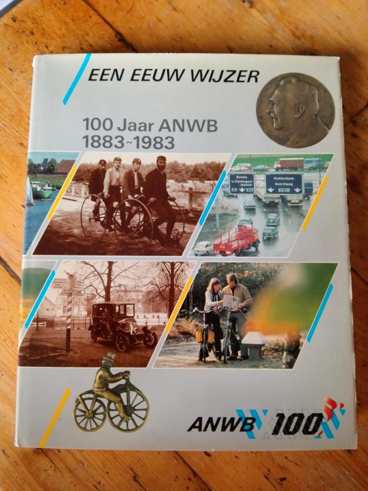 Een Eeuw Wijzer: 100 Jaar ANWB 1883-1983, Boeken, Overige Boeken, Zo goed als nieuw, Ophalen of Verzenden