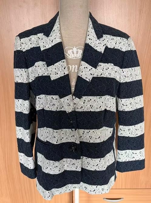 Claudia Strater kanten jasje maat 44[dm]