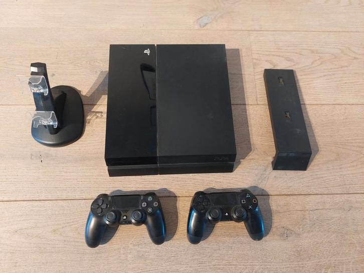 PS4 + 18 games (GTA V, RDR 2, etc), Spelcomputers en Games, Spelcomputers | Sony PlayStation 4, Zo goed als nieuw, Original, Met 1 controller