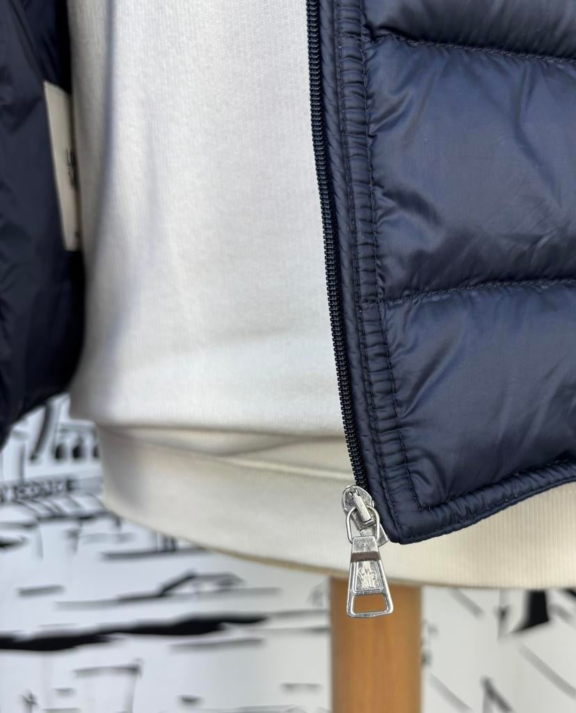 Moncler navy Gui bodywarmer jas maat 12 (360 euro), Kinderen en Baby's, Moncler EU, Verzenden, Jongen of Meisje, Zo goed als nieuw