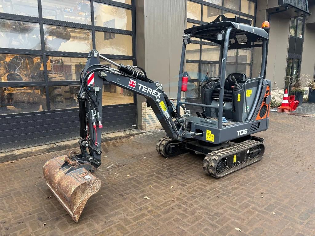 Terex TC16 (bj 2015), Zakelijke goederen, Machines en Bouw | Kranen en Graafmachines, Graafmachine