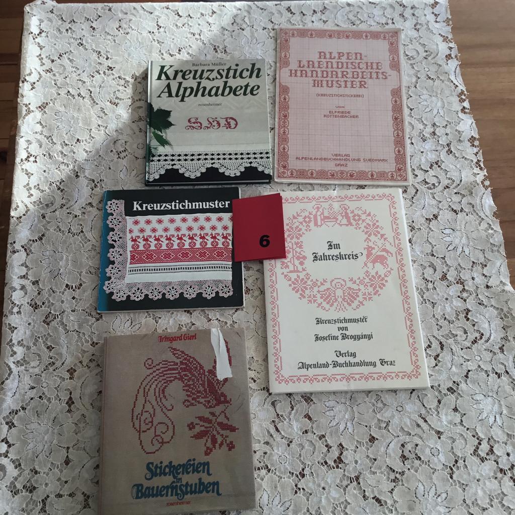 Serie 6 duitse borduurboeken/handwerkboeken, Boeken, Ophalen of Verzenden, Zo goed als nieuw