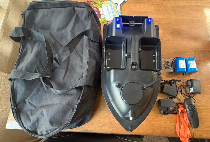 Voerboot Topstaat! (Overcompleet), Watersport en Boten, Hengelsport | Karpervissen, Zo goed als nieuw, Ophalen of Verzenden