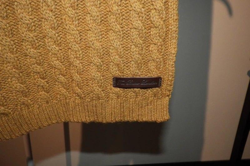 Ted Baker oker kleur shawl deels kabel print leer merklabel, Verzenden, Maat 42/44 (L), Zo goed als nieuw, Sjaal