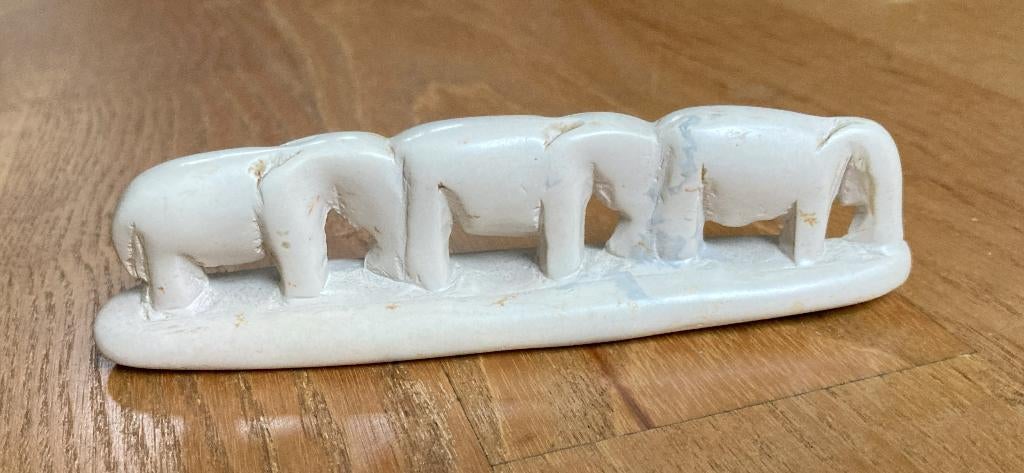 Olifant 3 op strip handgemaakt speksteen Kisii stone, Verzamelen, Beelden en Beeldjes, Ophalen of Verzenden, Nieuw, Dier