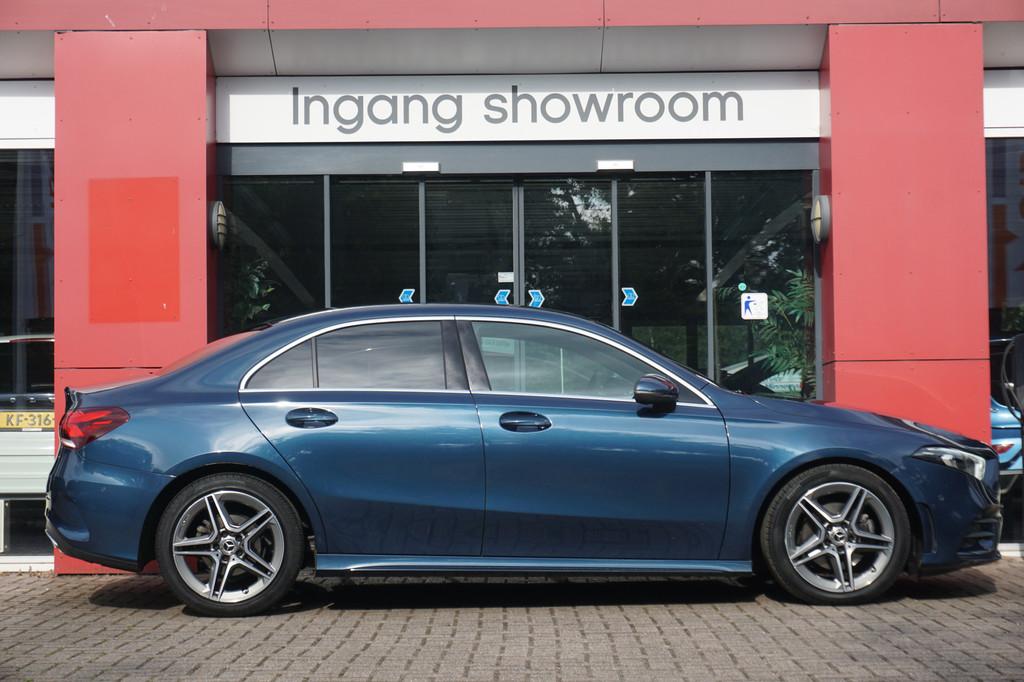 Mercedes-Benz A-Klasse 180 Business Solution AMG | Automaat, Auto's, 136 pk, Gebruikt, 4 cilinders, Blauw