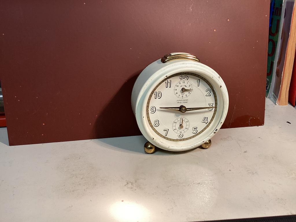 Junghans Trio-Tone wekker uit plm 1955, Antiek en Kunst, Antiek | Klokken, Ophalen of Verzenden