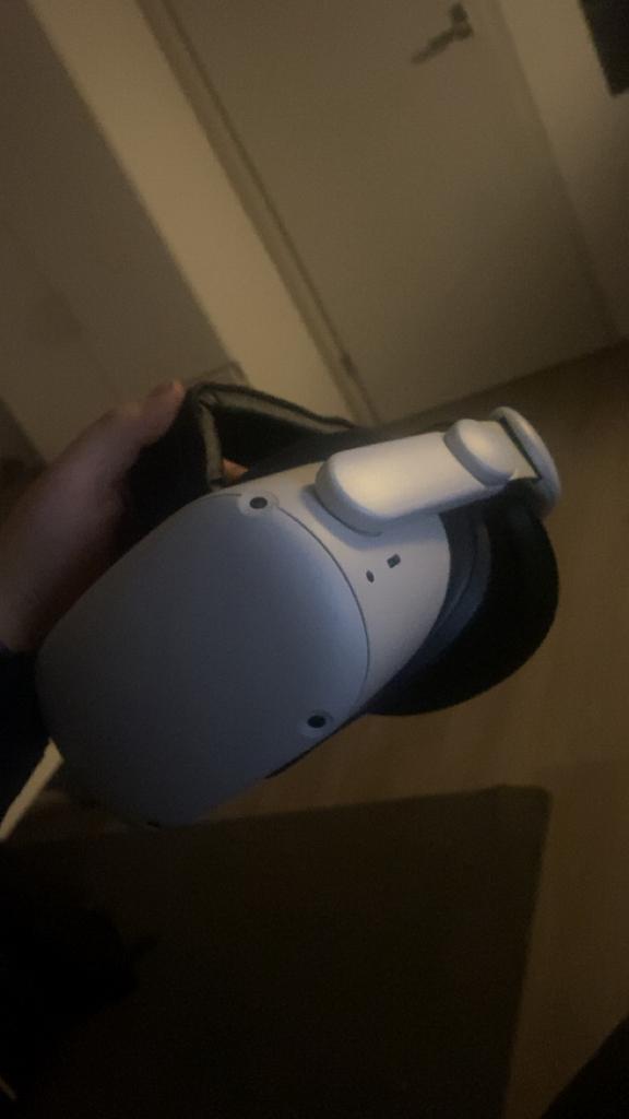 META QUEST 2 met nieuwe headstrap, Spelcomputers en Games, Virtual Reality, Zo goed als nieuw, Overige platformen, Ophalen of Verzenden