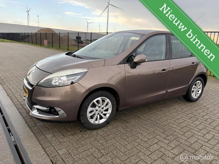 Renault Scenic 1.6 dCi Bose, Auto's, Renault, Bedrijf, Te koop, Scénic, Diesel, Euro 5, B, MPV, Handgeschakeld, Geïmporteerd, Bruin