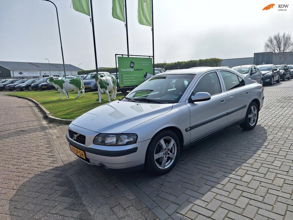 Volvo S60 2.4 Edition / Goed verzorgde auto / APK maart 2027, Auto's, Volvo, Voorwielaandrijving, Gebruikt, Metallic lak, S60