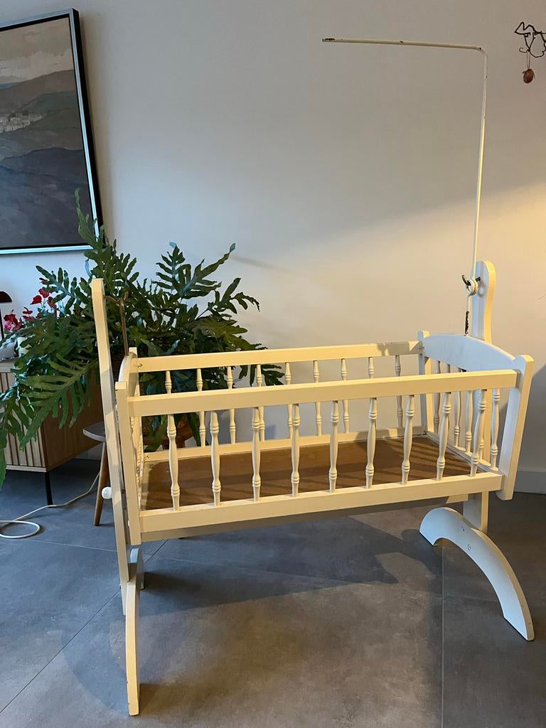 Vintage houten schommelwieg (60 jaar oud), Kinderen en Baby's, Babywiegjes en Ledikanten, Gebruikt, Wieg, Ophalen