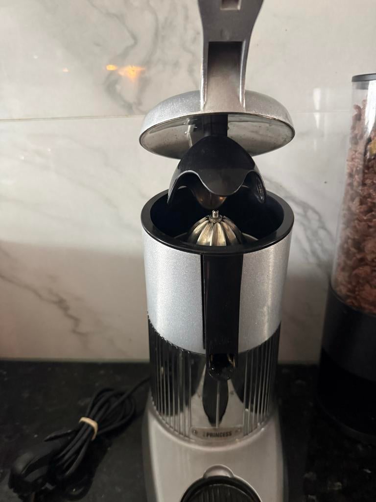 Princess Citruspers - Elektrisch en Gebruiksvriendelijk, Ophalen of Verzenden, Gebruikt, Elektrisch, Citruspers